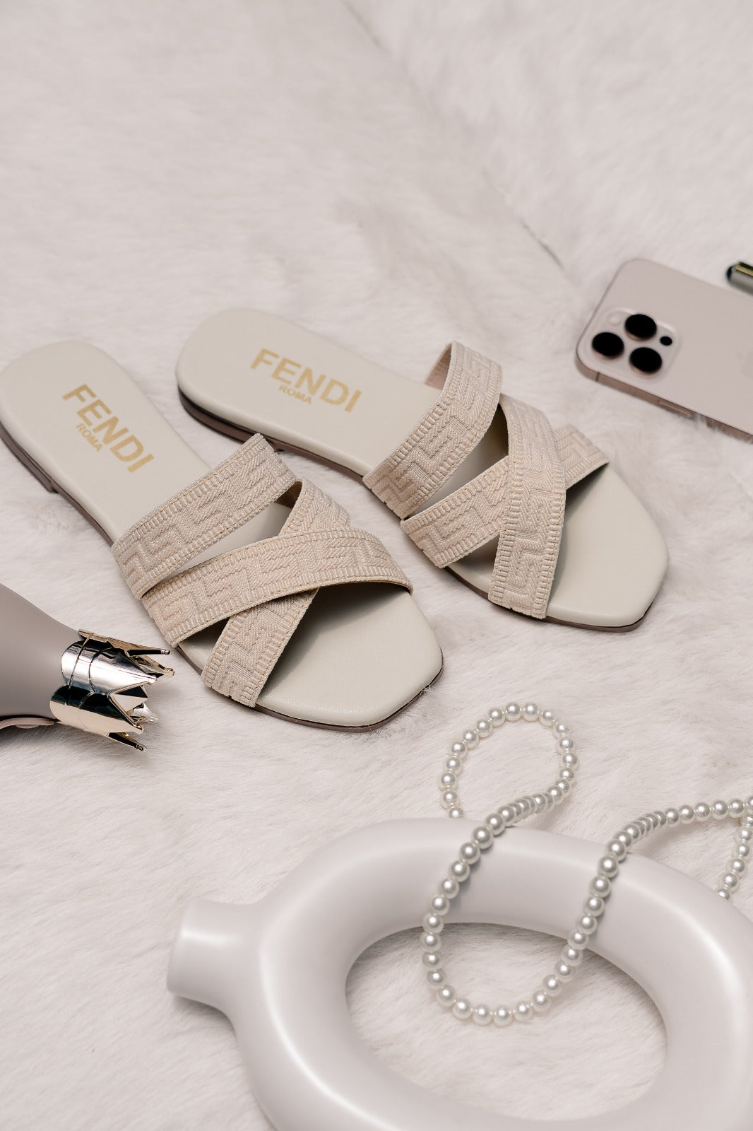 SANDALIA PLANA FENDI